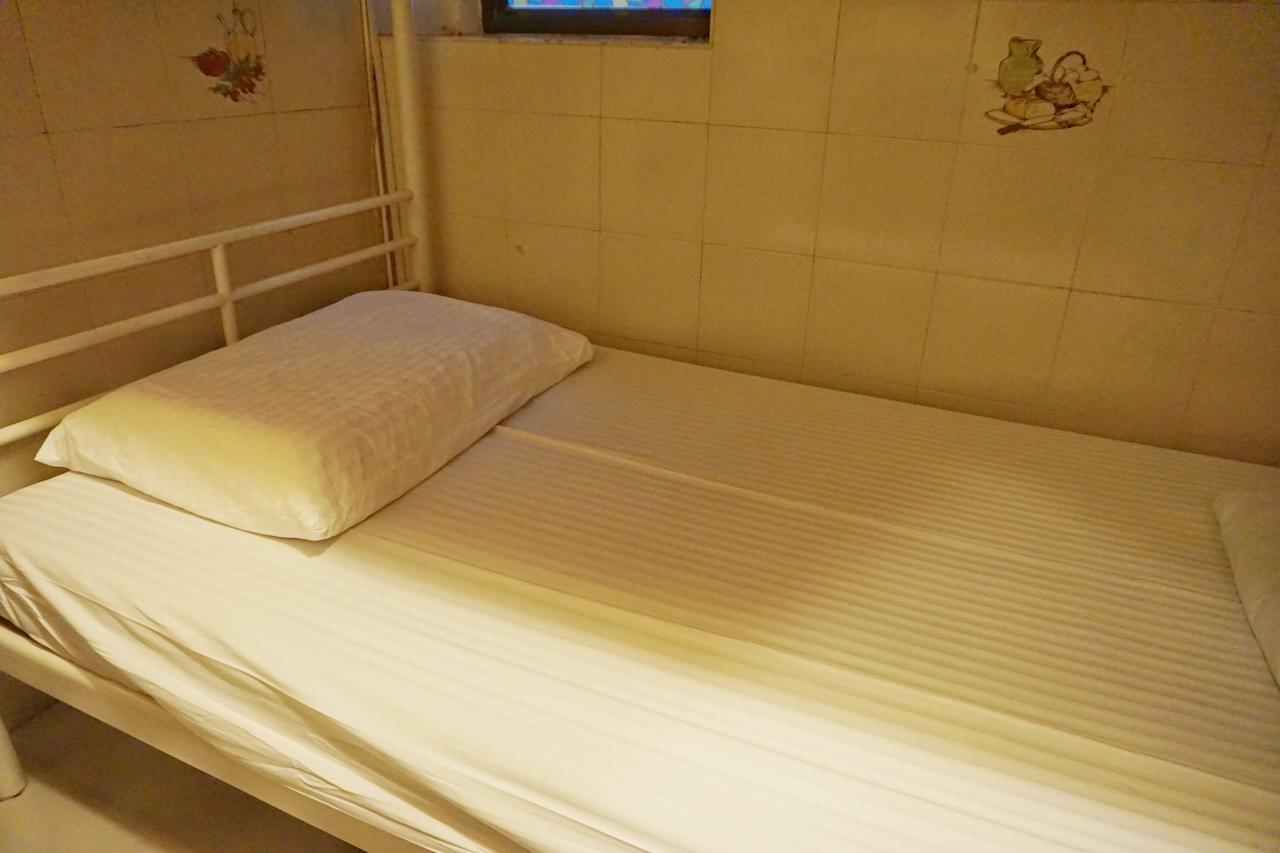 Cool Budget Hostel Гонконг Экстерьер фото