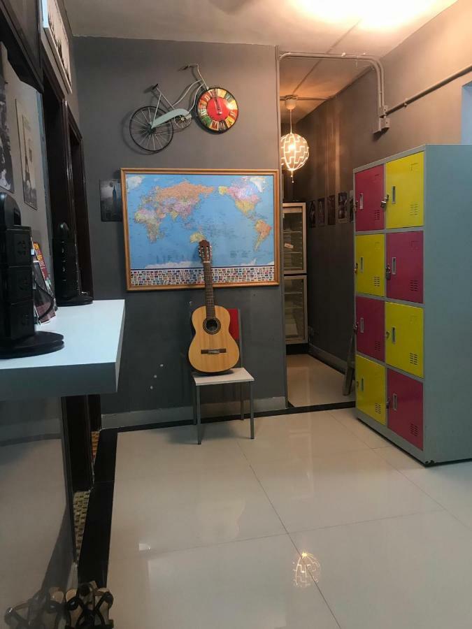 Cool Budget Hostel Гонконг Экстерьер фото